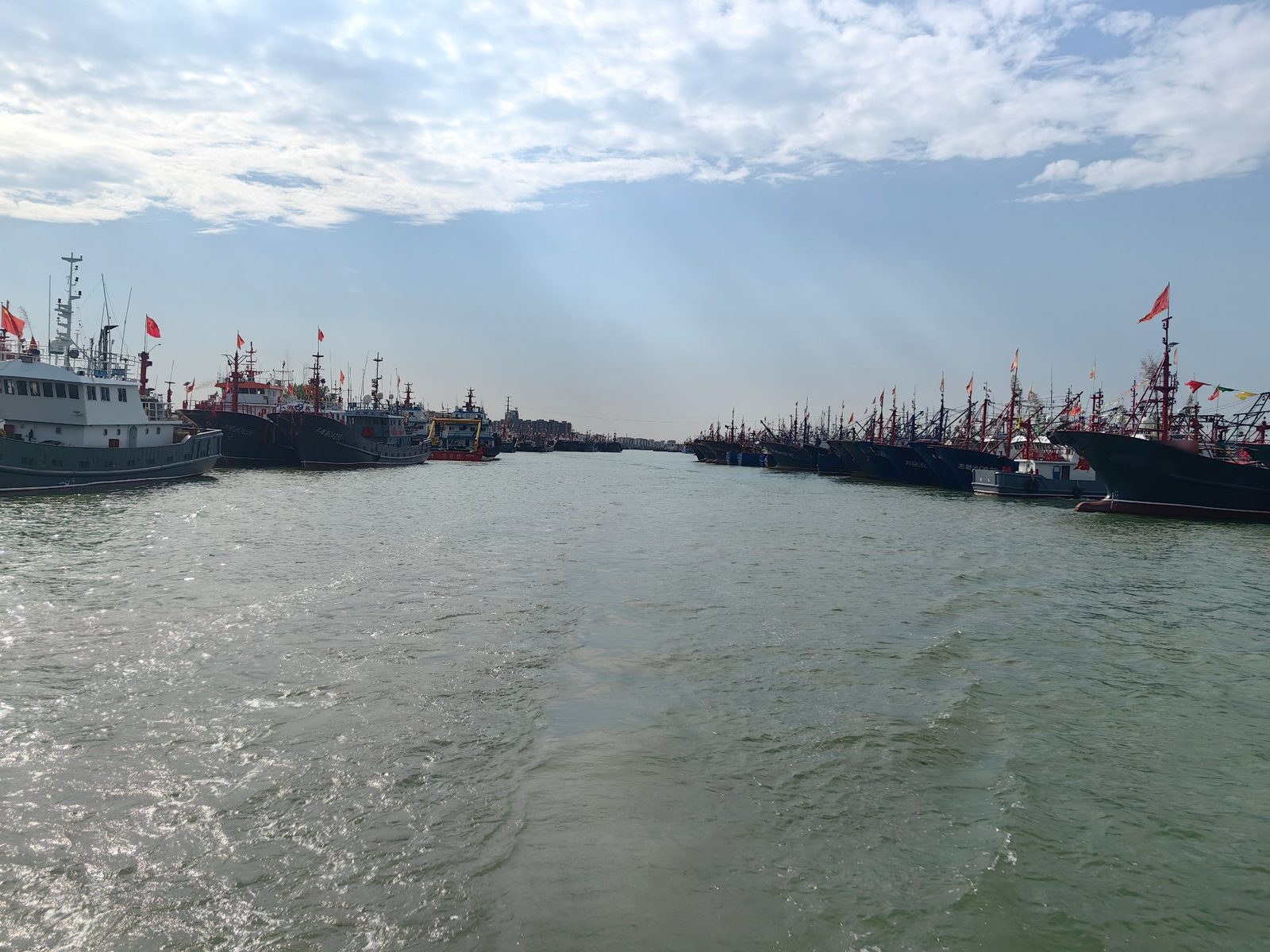 Fishing fleet moored at Lianyungang harbour